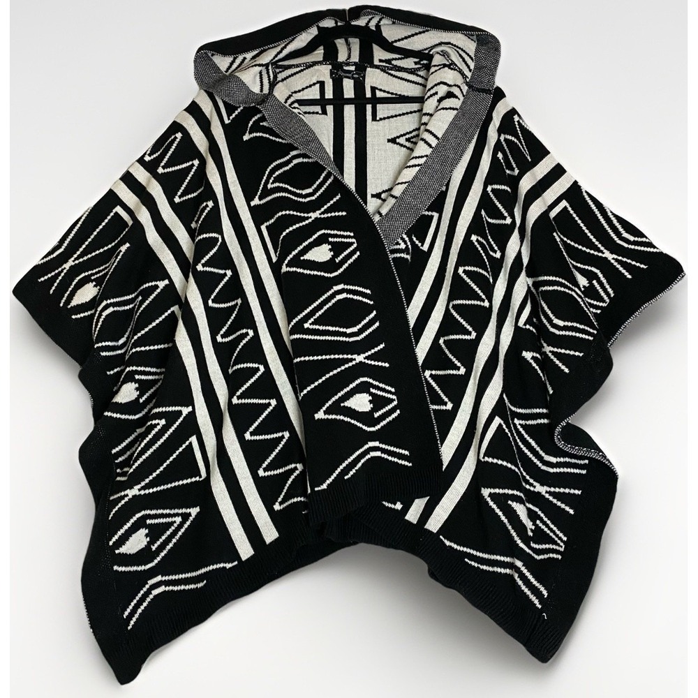 Rimmel Argentina Black White Geometric Hooded Poncho Knit Wrap One Size